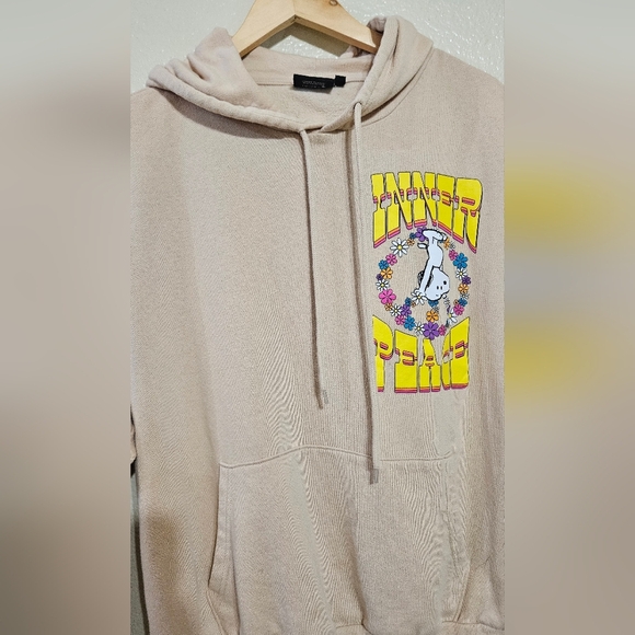 Peanuts Tan Boxy Graphic Sweatshirt - Picture 9 of 14